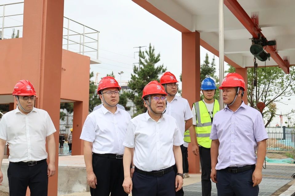 公司黨委書記、董事長李明華一行到姜堰項(xiàng)目、成都區(qū)域項(xiàng)目檢查指導(dǎo)工作.jpg